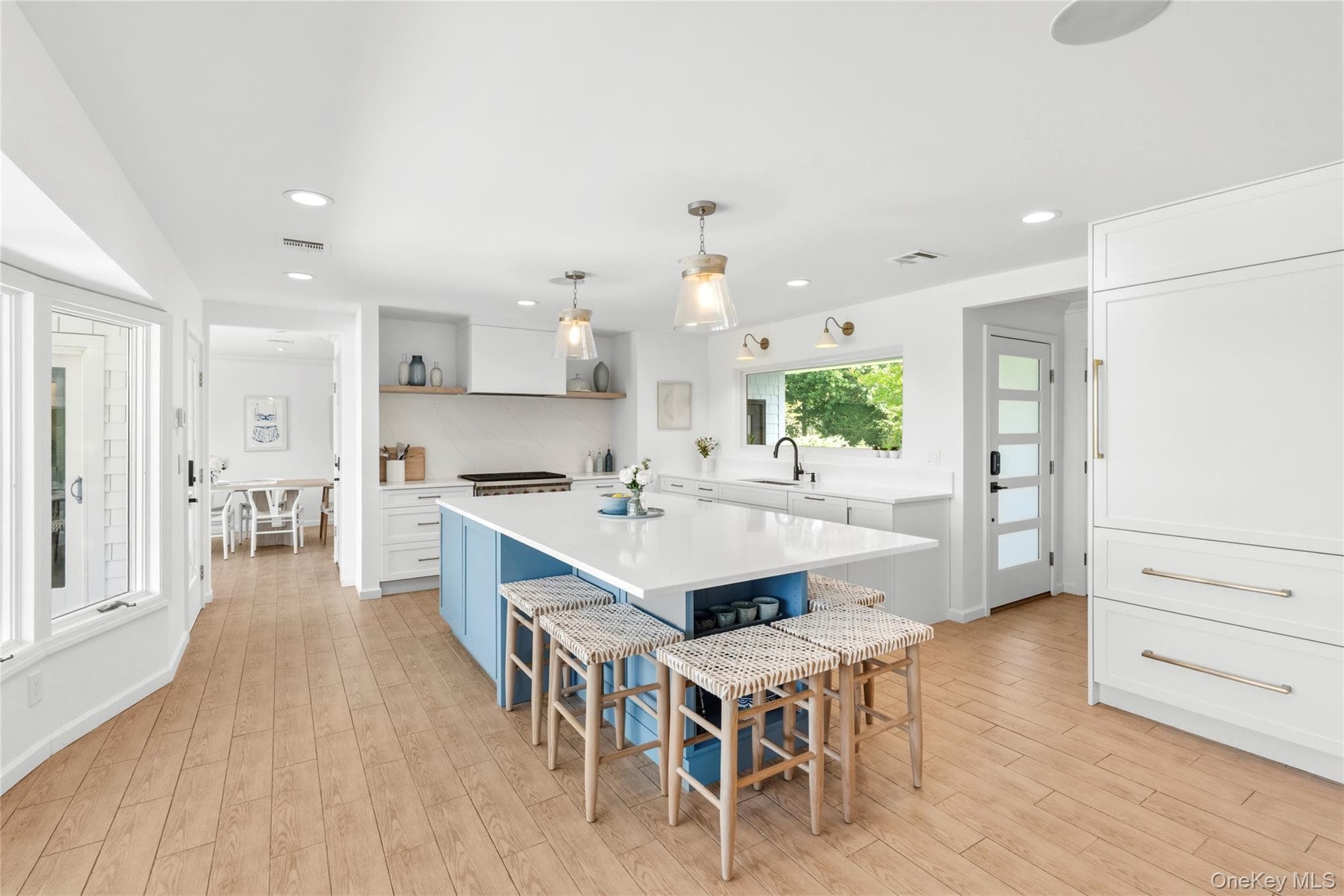 50 Sunset Avenue thumbnail 3