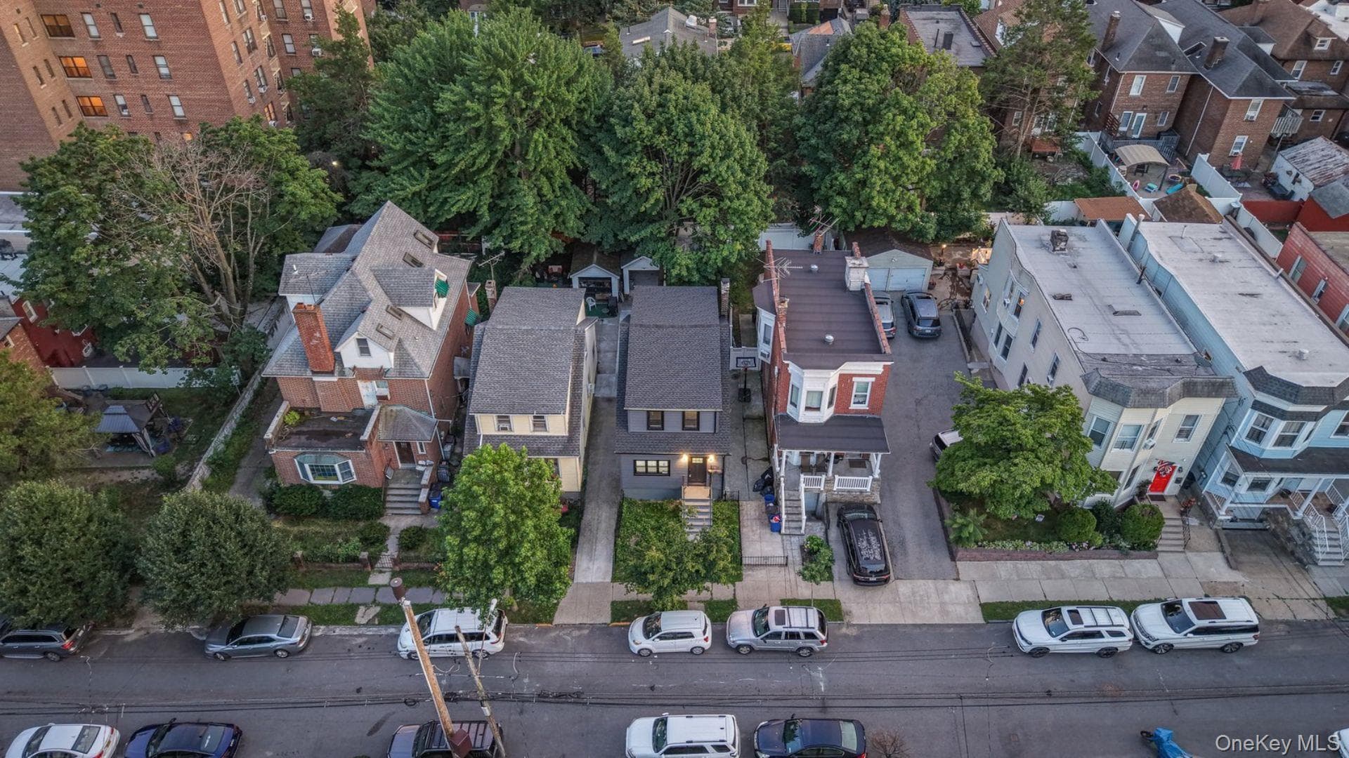 128 E 238th Street thumbnail 25