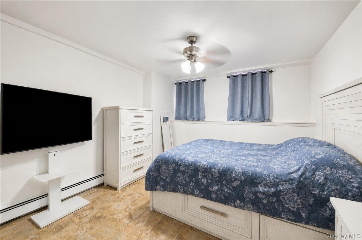 1581 Hollywood Avenue thumbnail 17
