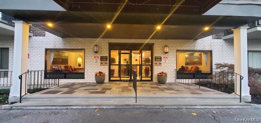 160 Academy Street Unit: 3L, Poughkeepsie