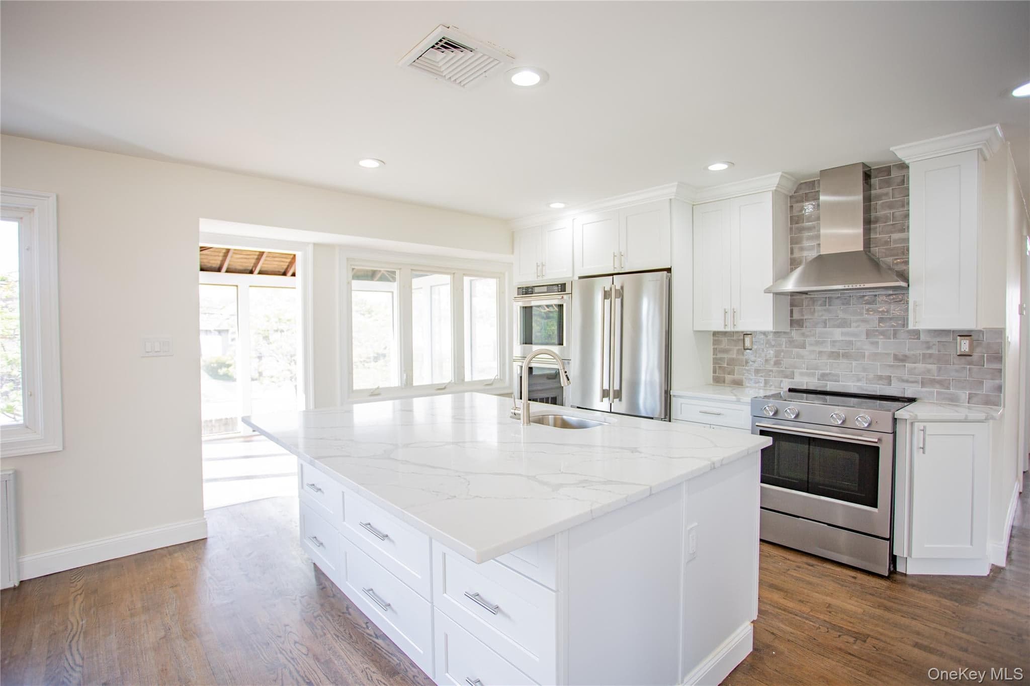 988 Westwood Road thumbnail 3