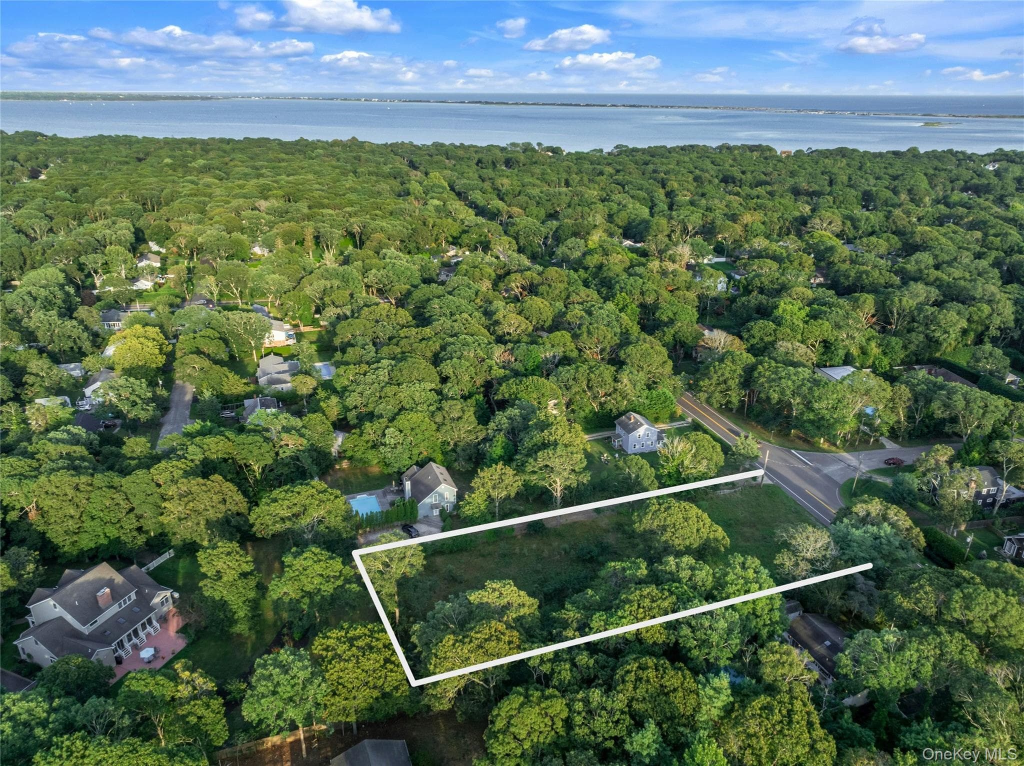 115 Bay Avenue thumbnail 3