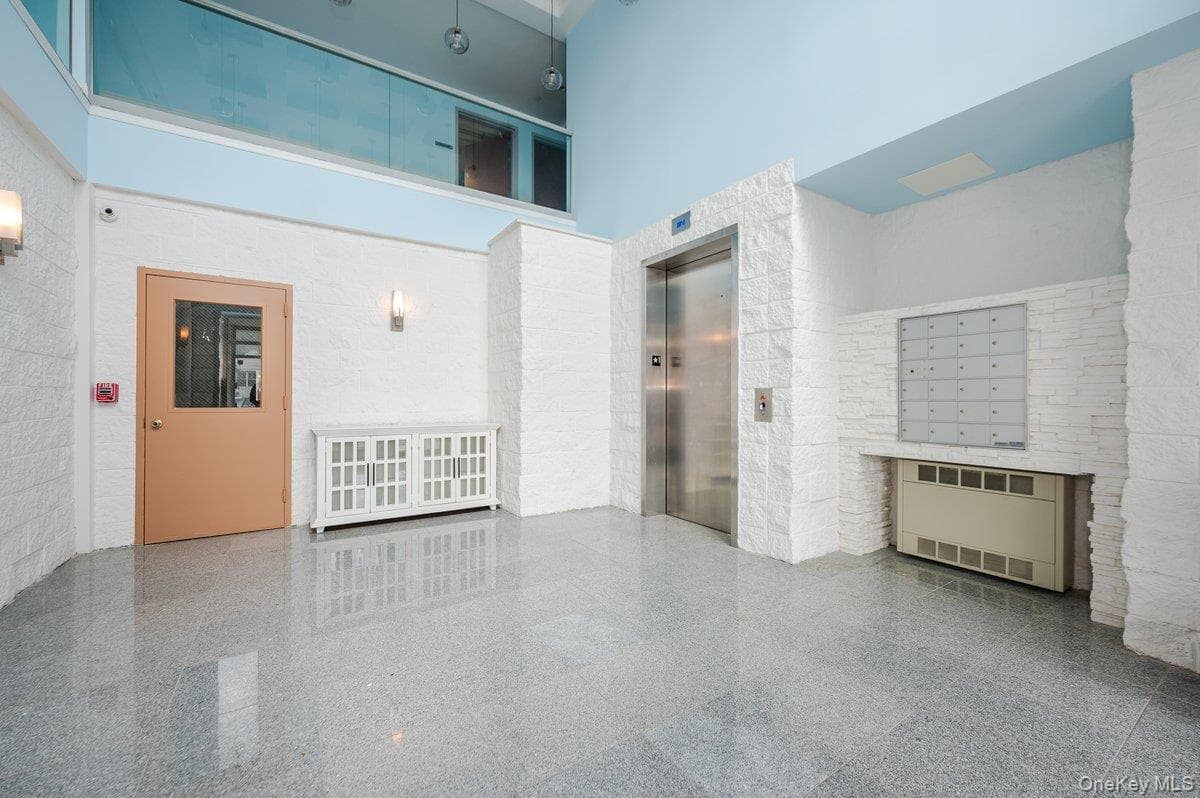 661 W Broadway Unit: 401 thumbnail 2