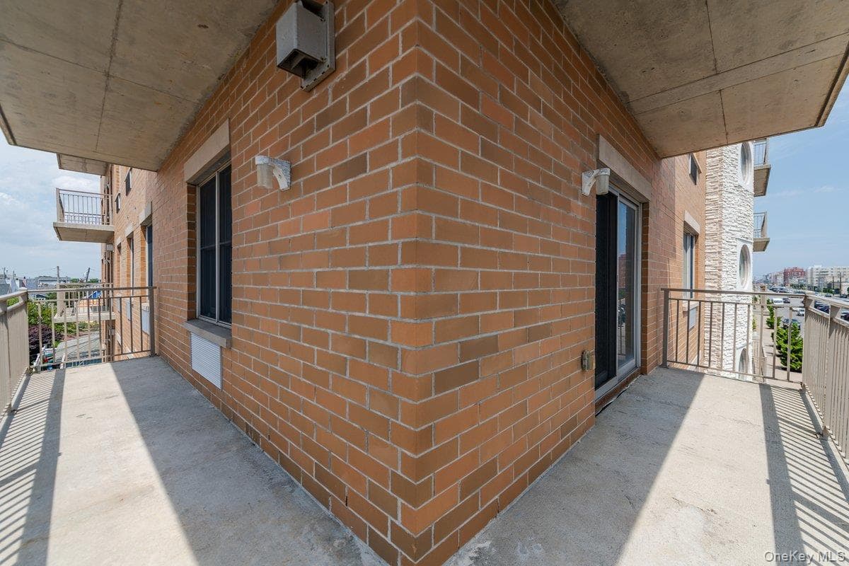 661 W Broadway Unit: 401 thumbnail 21