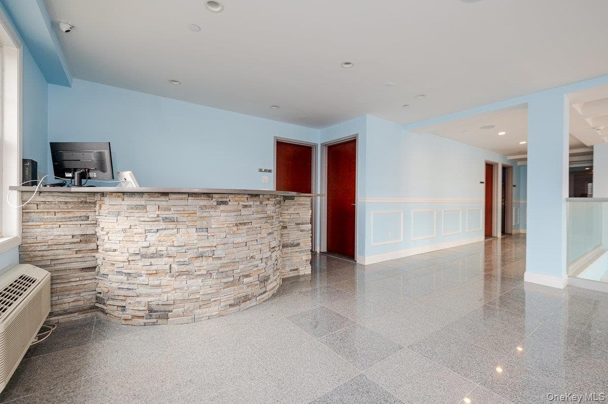 661 W Broadway Unit: 401 thumbnail 23