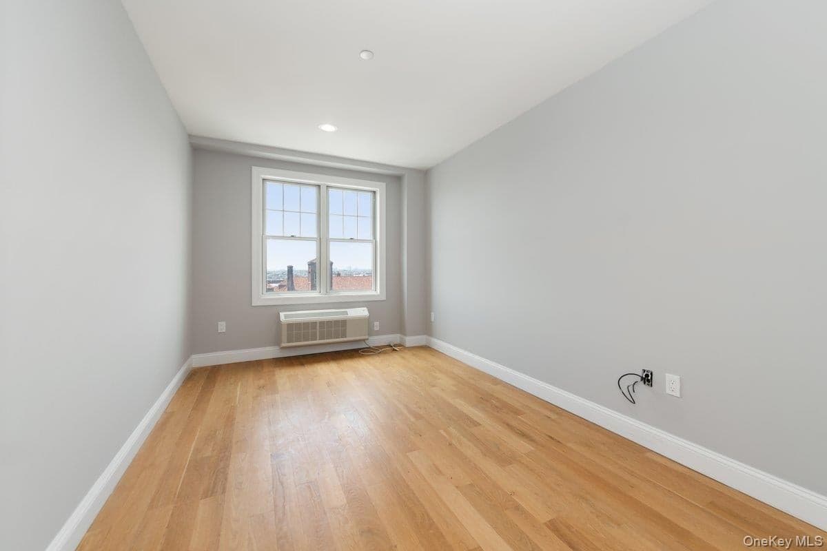 661 W Broadway Unit: 401 thumbnail 17