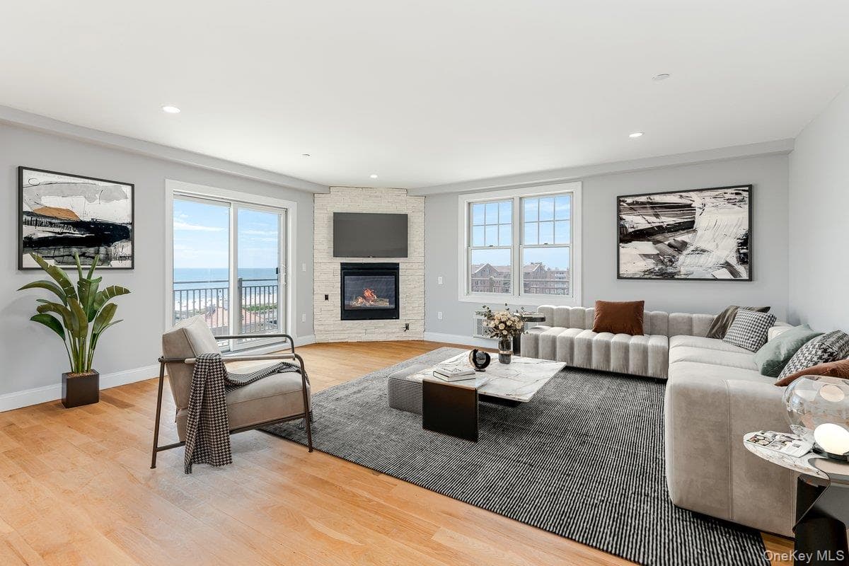 661 W Broadway Unit: 401 thumbnail 6