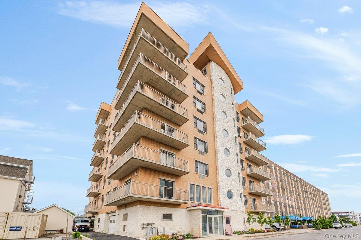 661 W Broadway Unit: 401, Long Beach