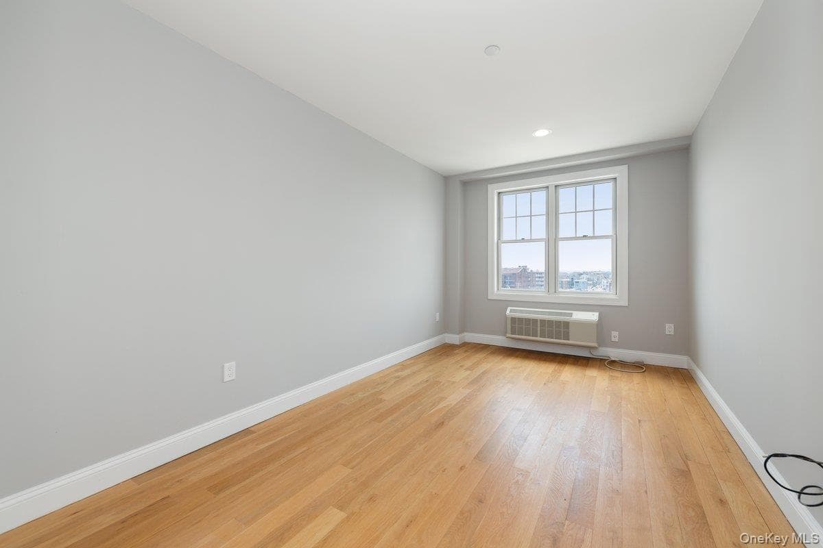 661 W Broadway Unit: 401 thumbnail 18