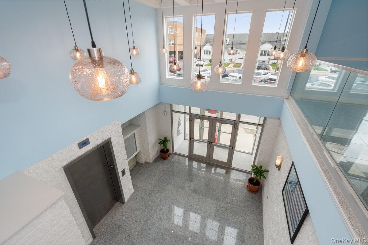 661 W Broadway Unit: 401 thumbnail 3