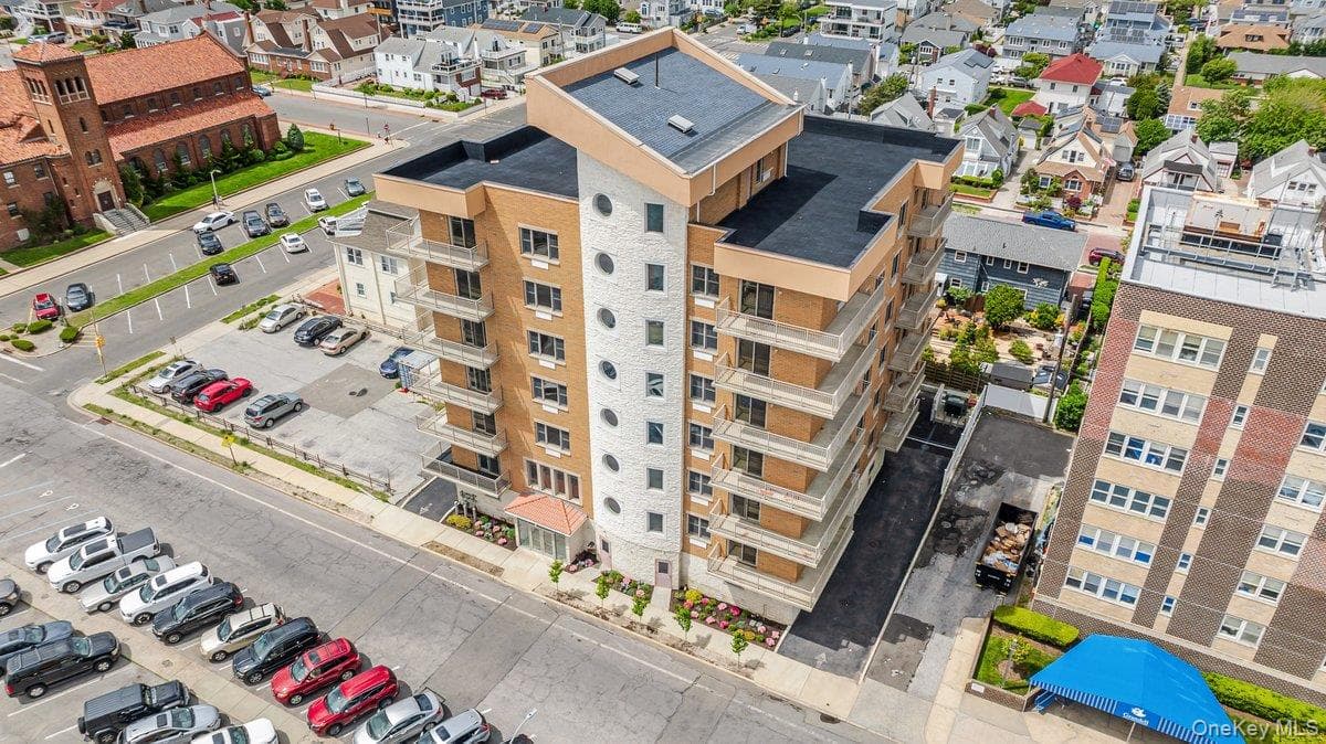 661 W Broadway Unit: 401 thumbnail 36