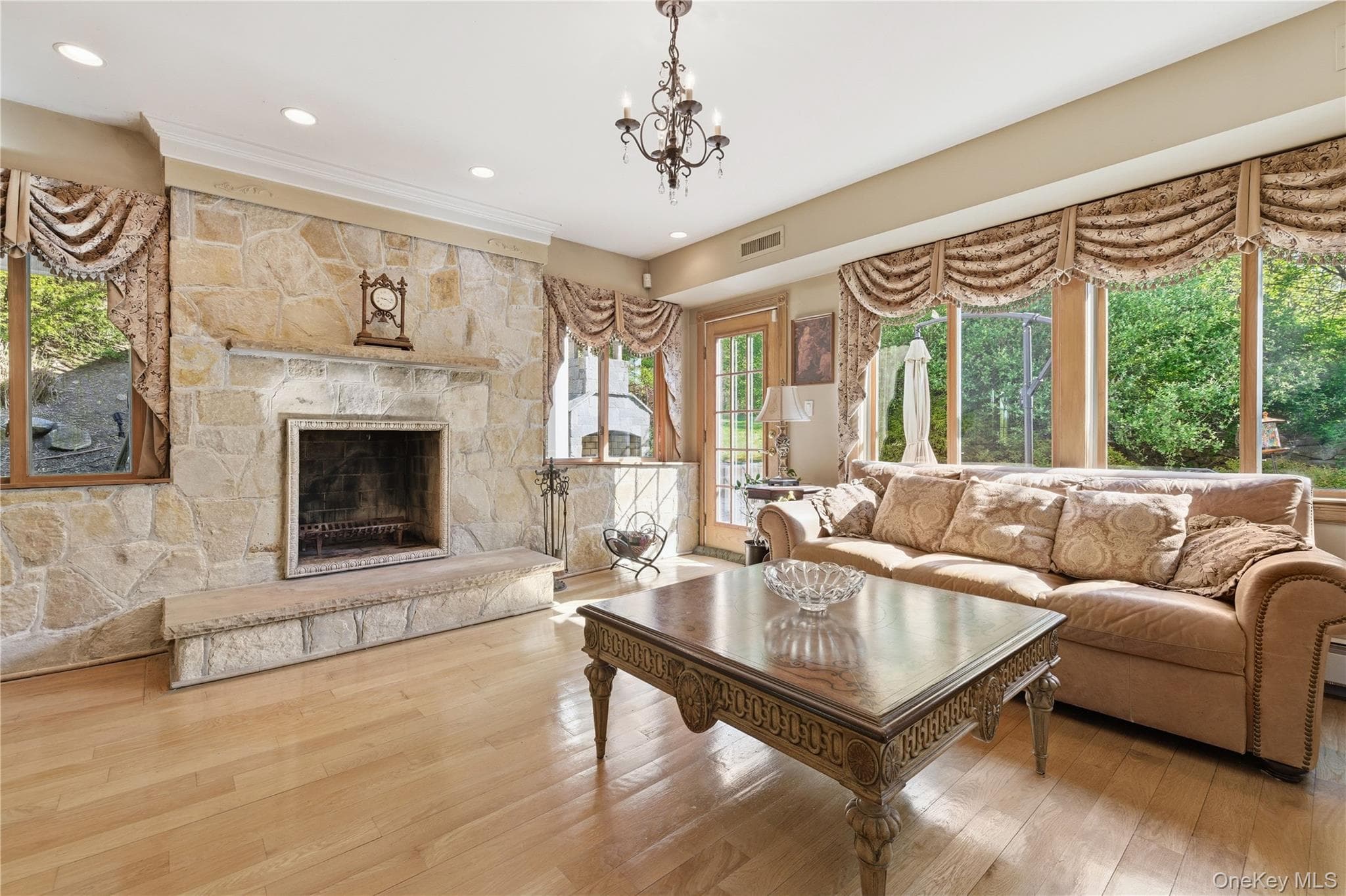 33 Greenbriar Drive thumbnail 13