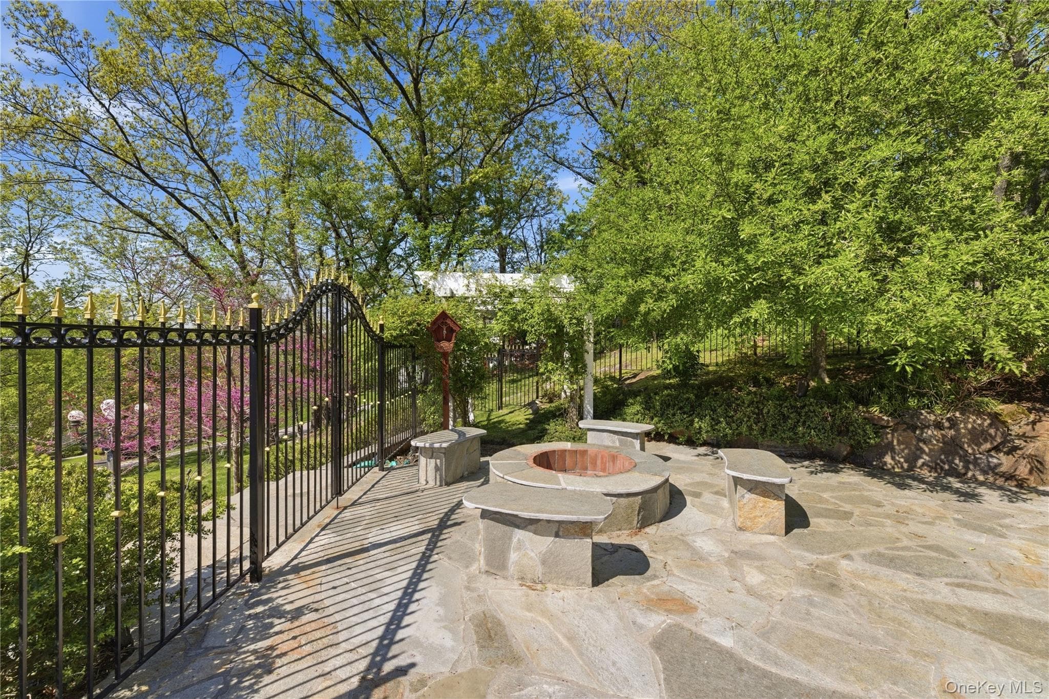 33 Greenbriar Drive thumbnail 28