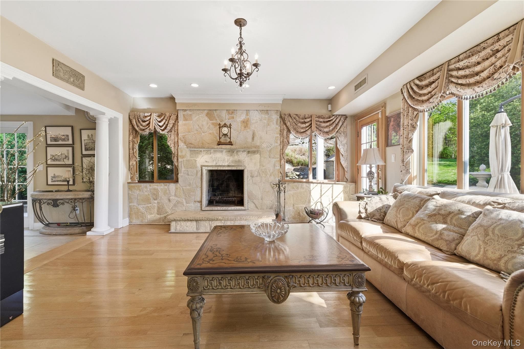 33 Greenbriar Drive thumbnail 11