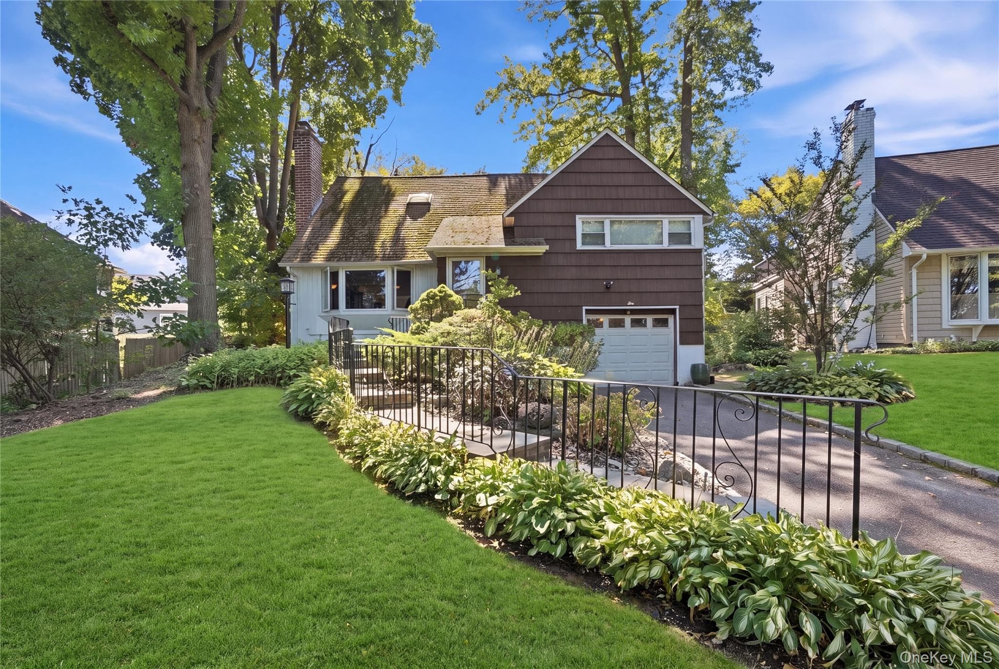 5 Roxbury Road, Port Washington