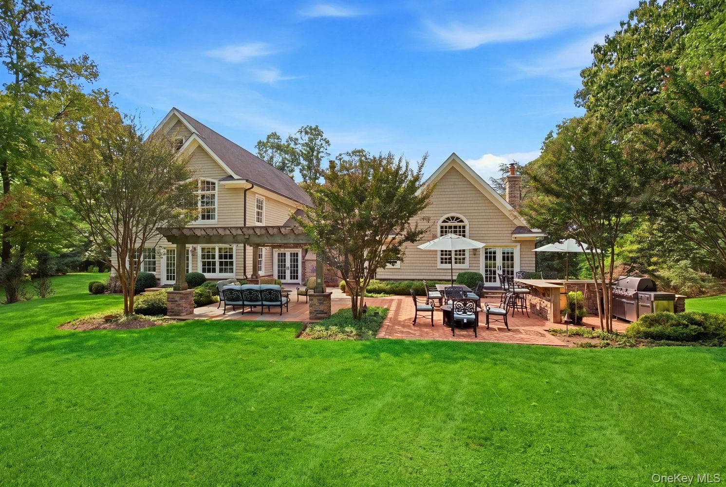 8 Fiddlers Green Drive thumbnail 25