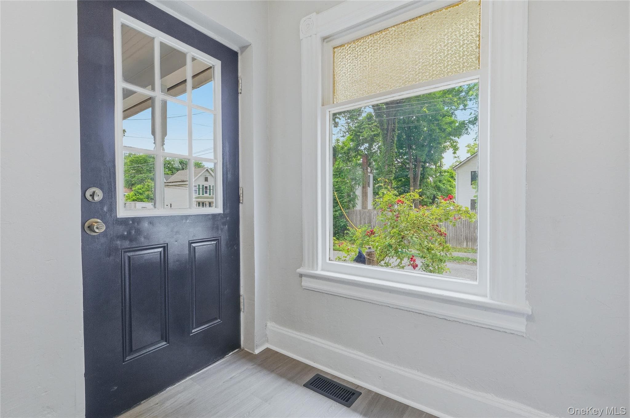 70 Vandeusen Street thumbnail 5