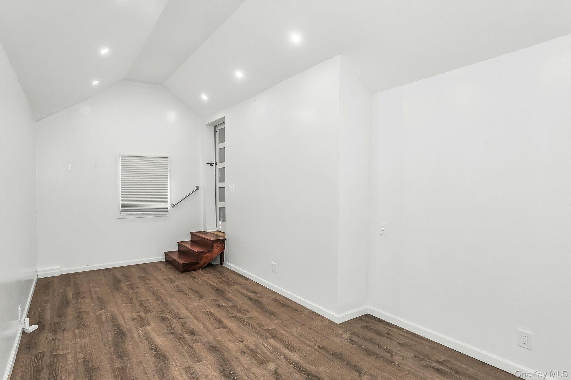 2864 Wilson Avenue thumbnail 15