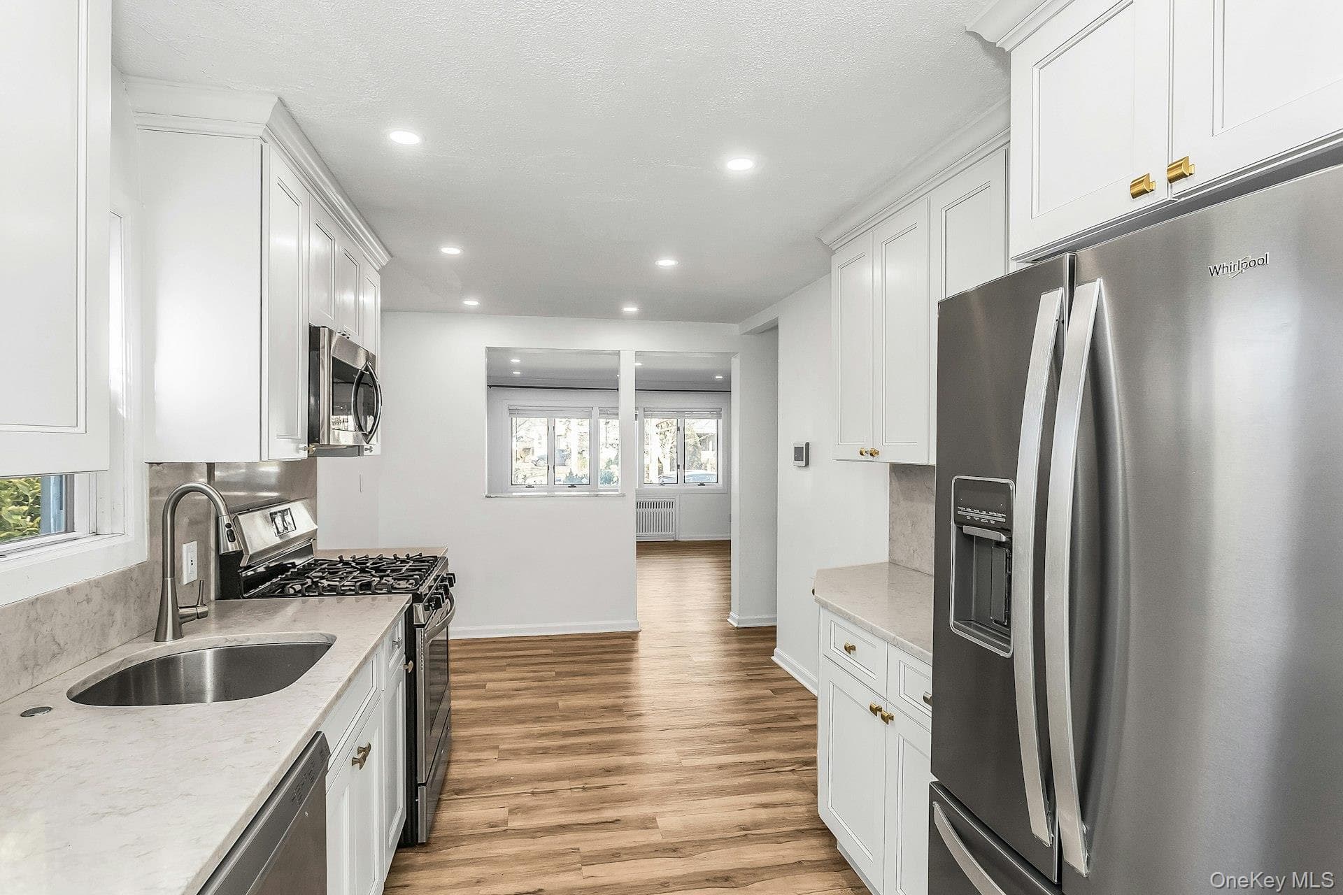 2864 Wilson Avenue thumbnail 4