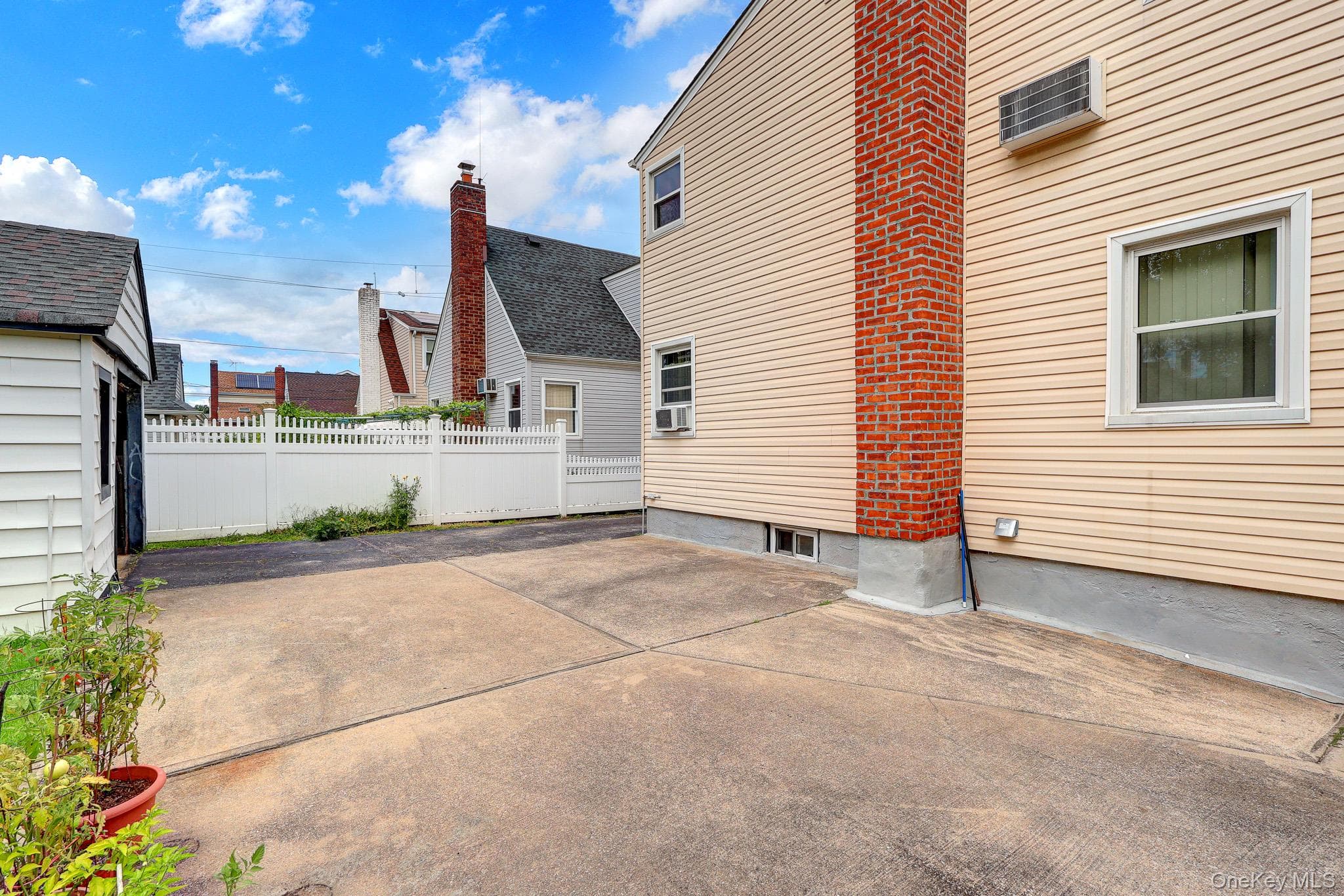 411 New Hyde Park Road thumbnail 8