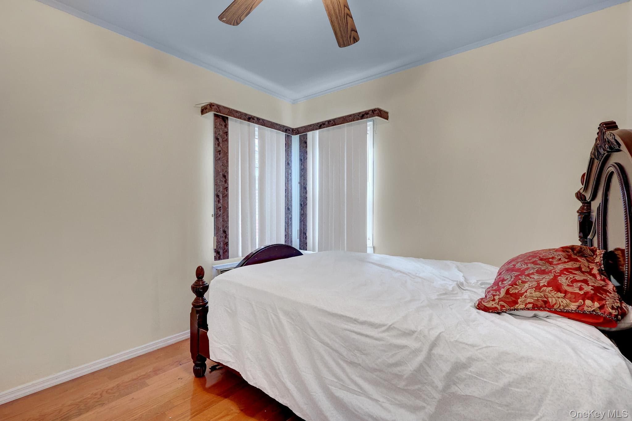 411 New Hyde Park Road thumbnail 14