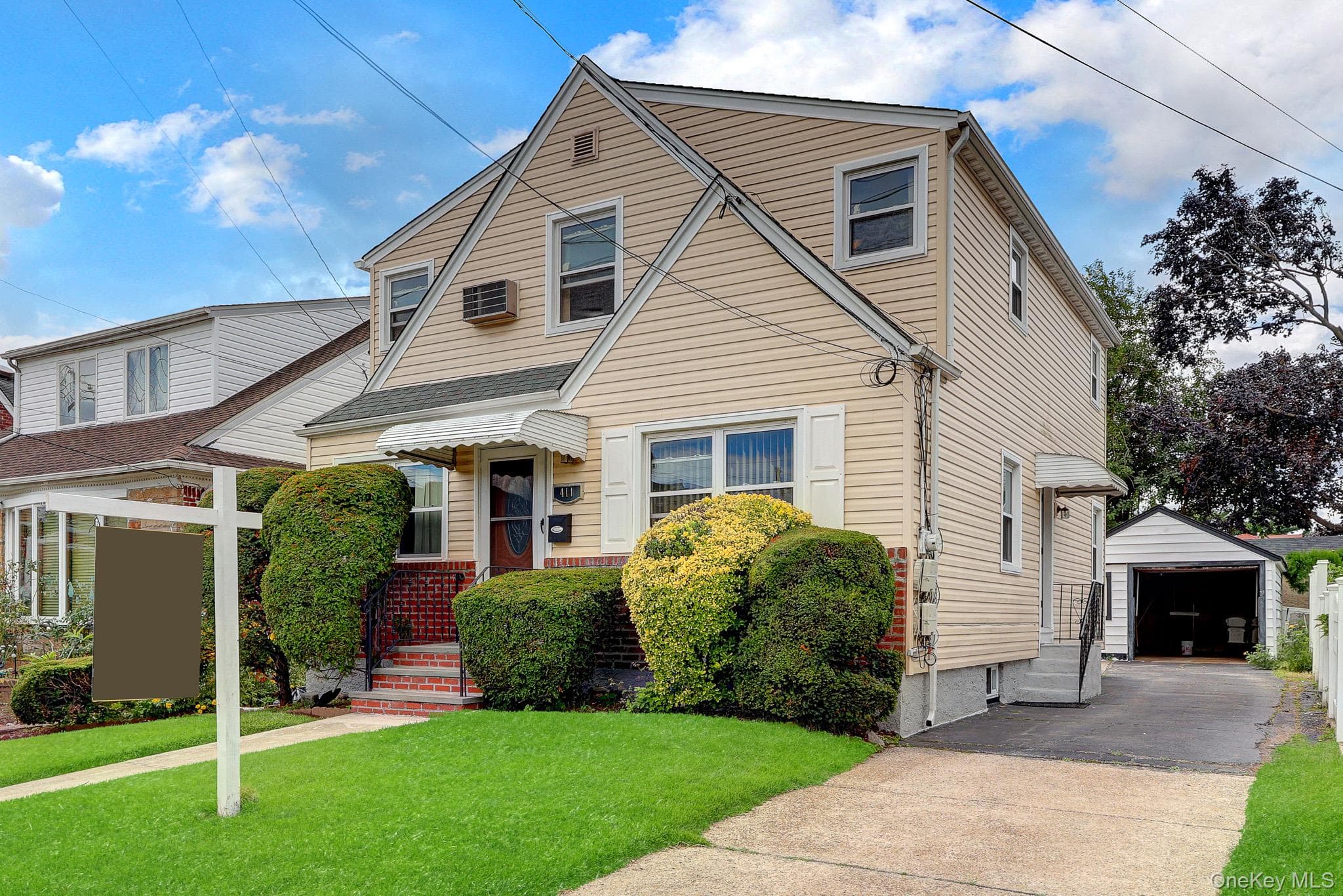 411 New Hyde Park Road thumbnail 2