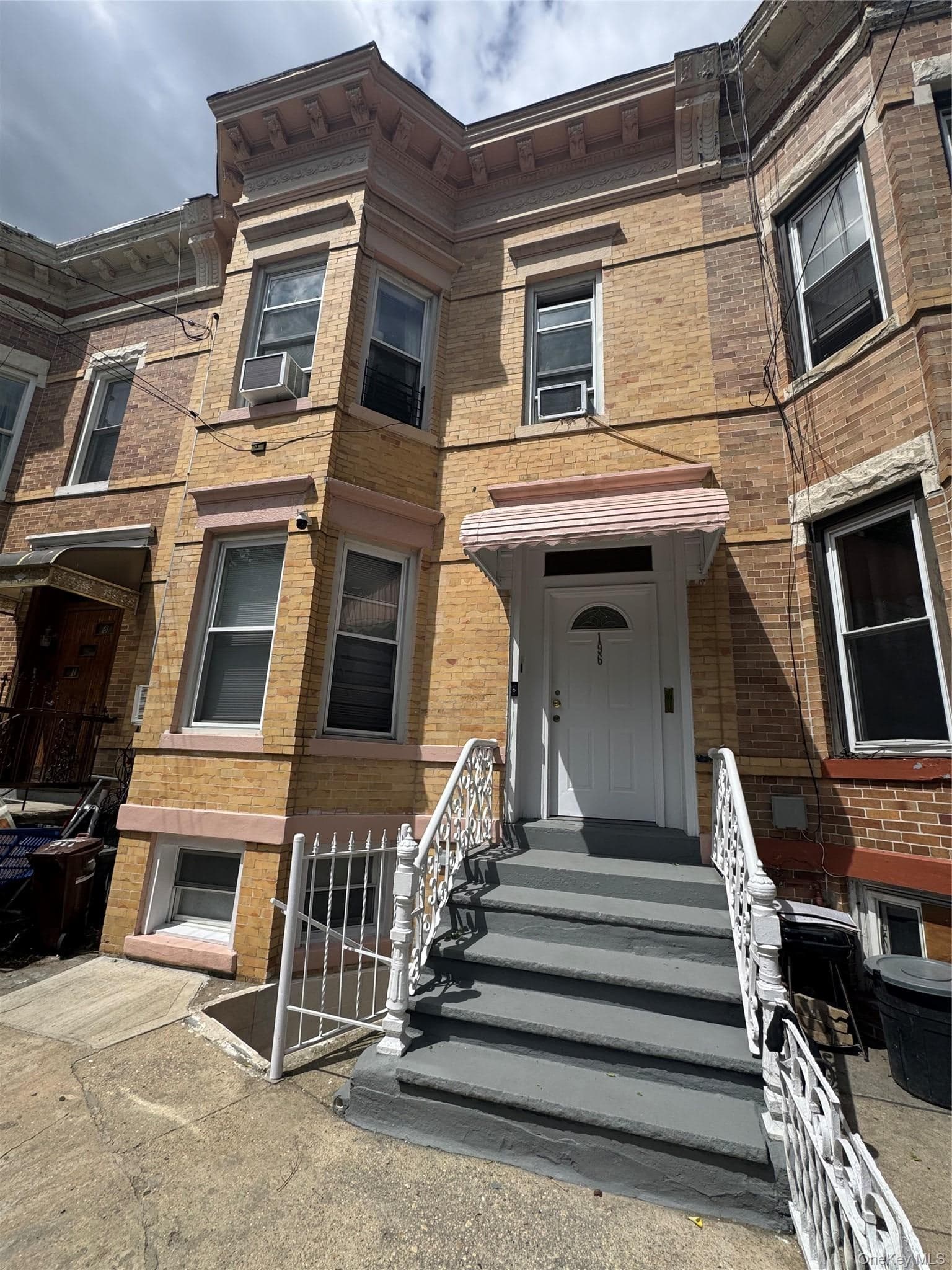 196 Grant Avenue, Brooklyn
