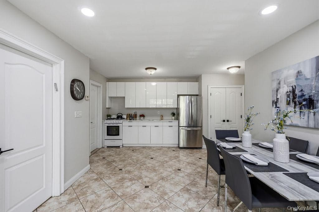 160 E Kearsing Parkway thumbnail 9