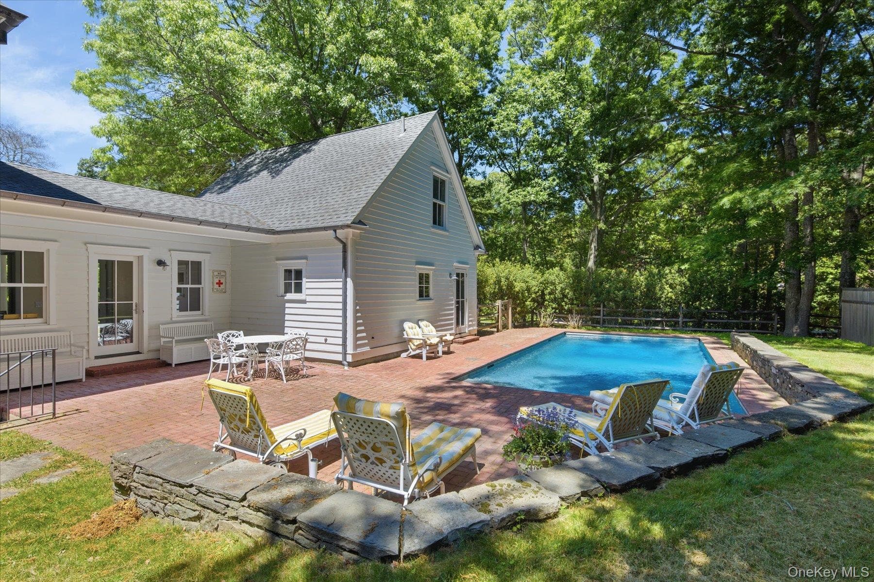 43 Gardiners Bay Drive thumbnail 3