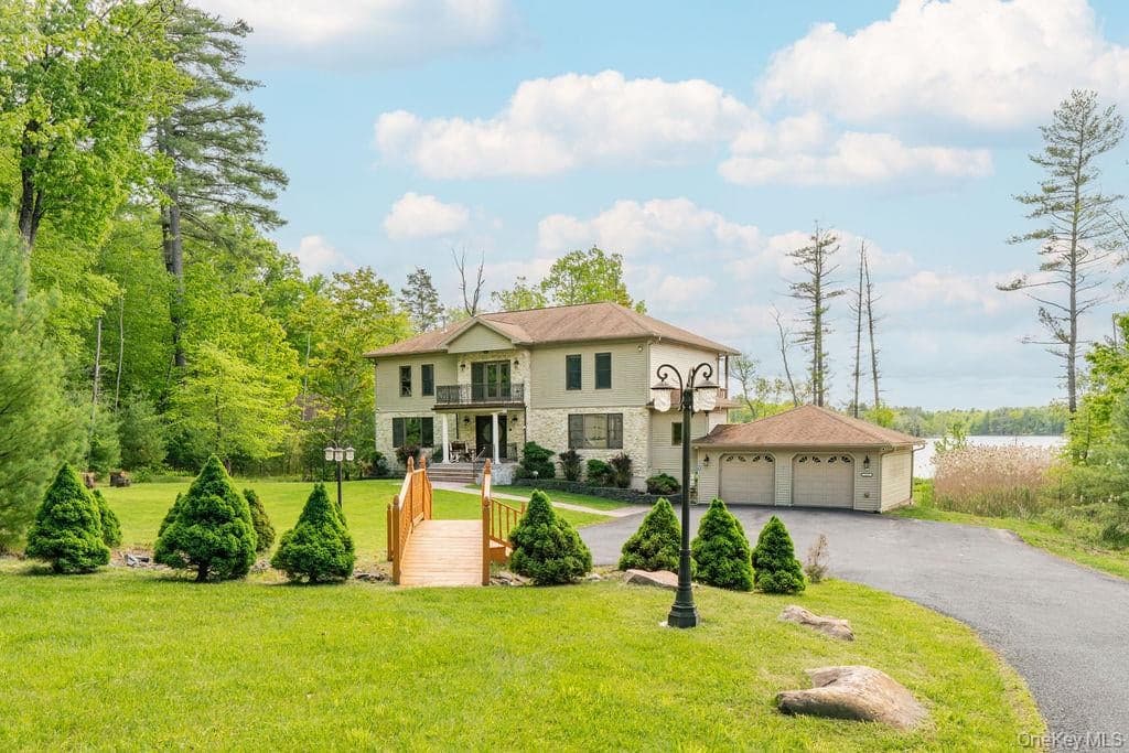 113 Airport Road, Eldred