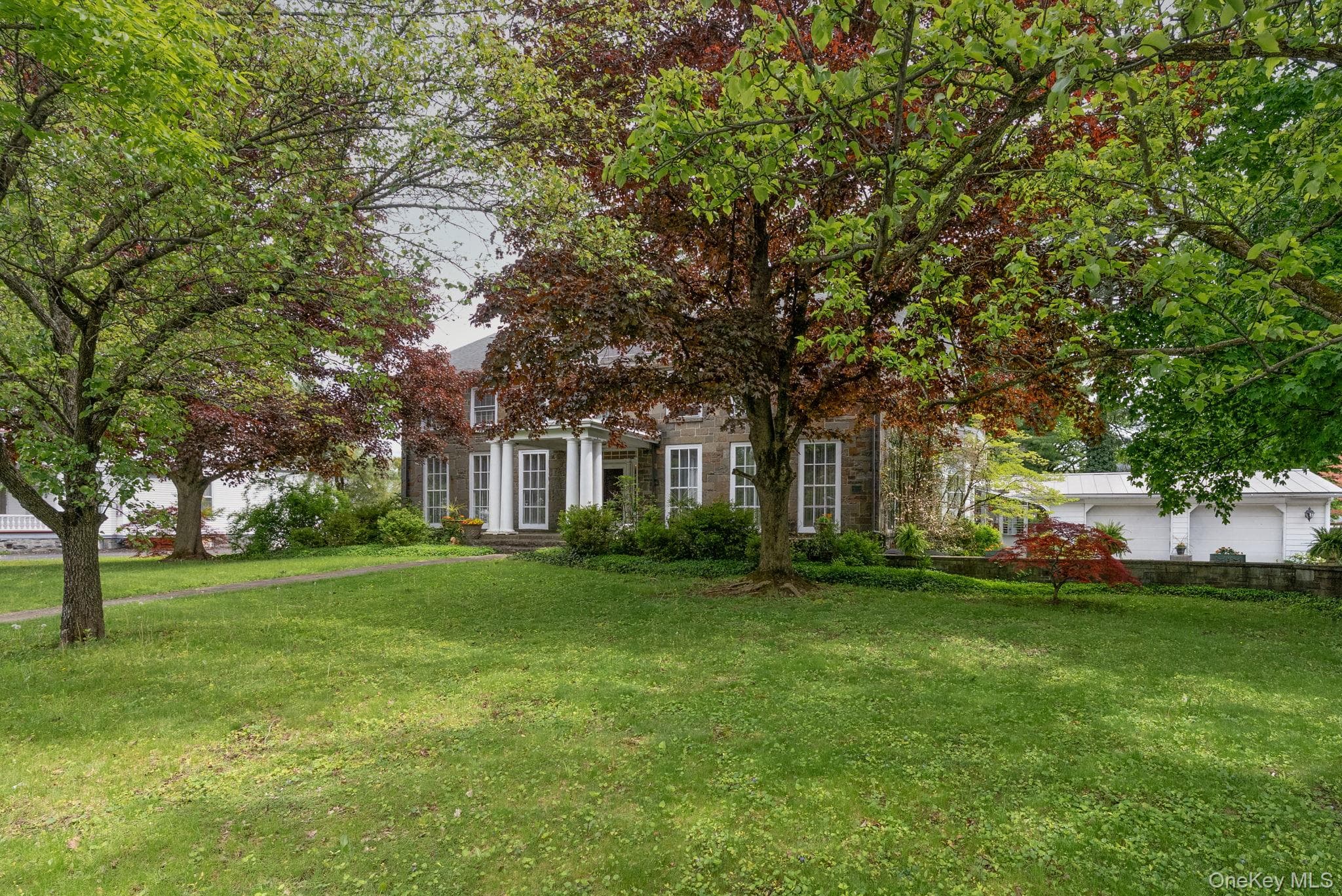322 Albany Avenue thumbnail 3