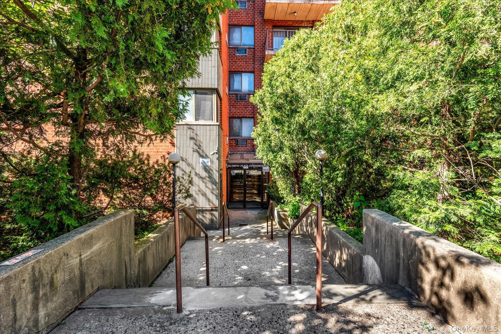 139-35 35th Avenue Unit: 6E thumbnail 3