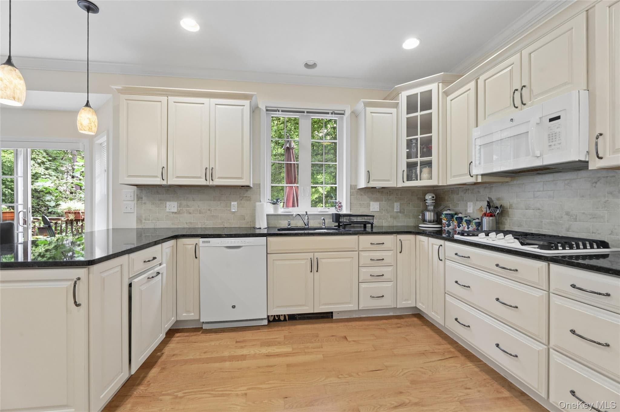 220 N Little Tor Road thumbnail 14