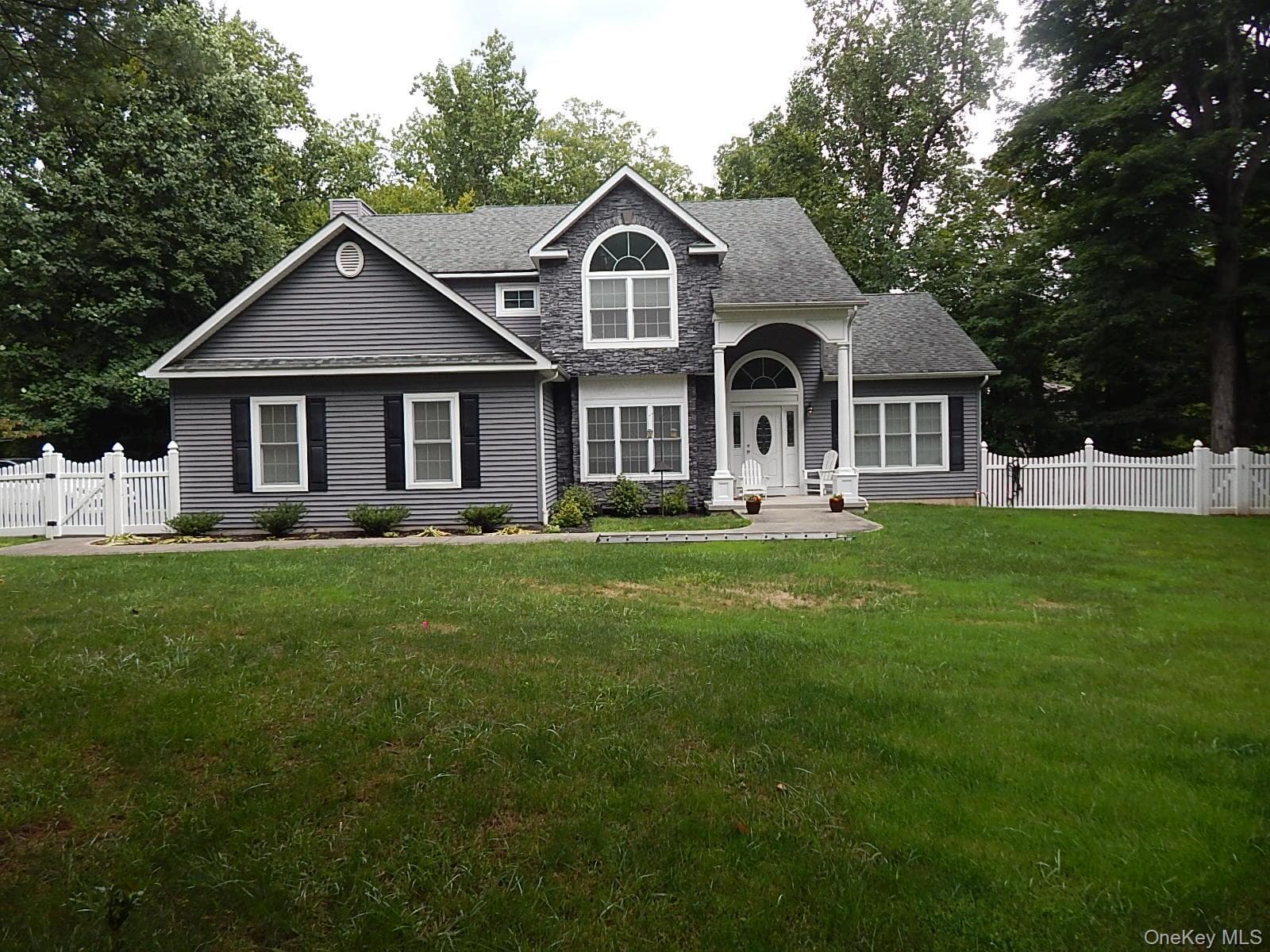 220 N Little Tor Road thumbnail 3