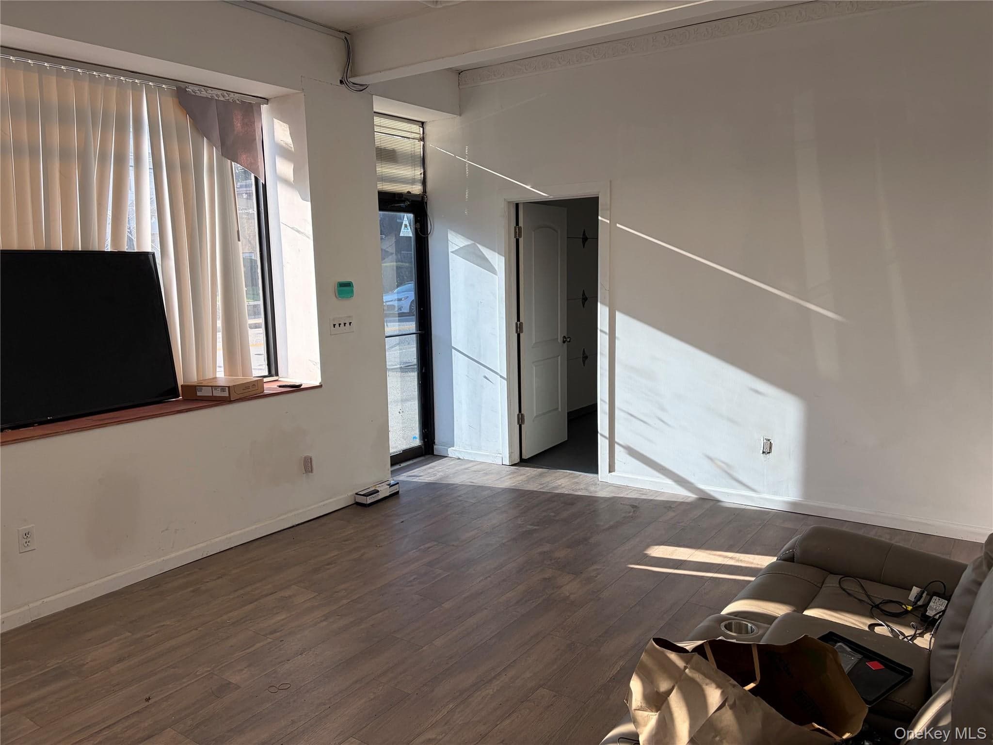 2425 Long Beach Road thumbnail 2