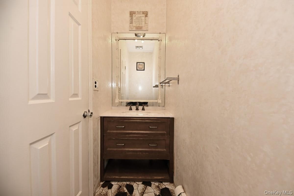 19 Sterling Road thumbnail 9