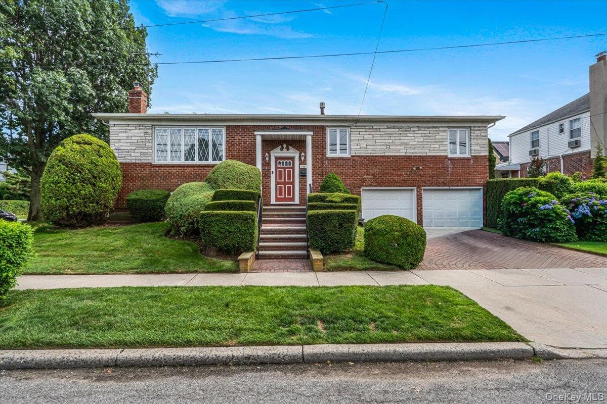 156-14 14th Avenue, Beechhurst