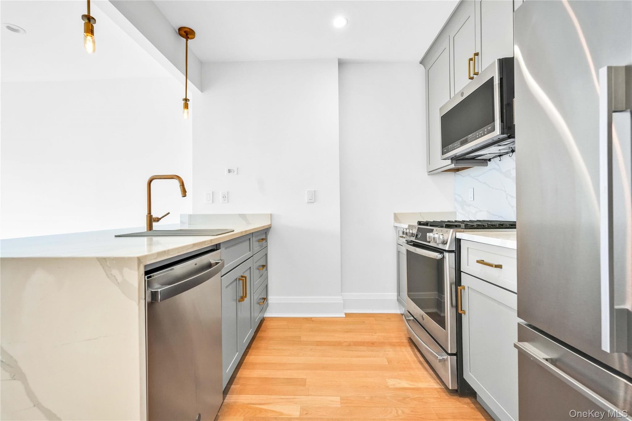 2343 31st Road Unit: 3B thumbnail 3