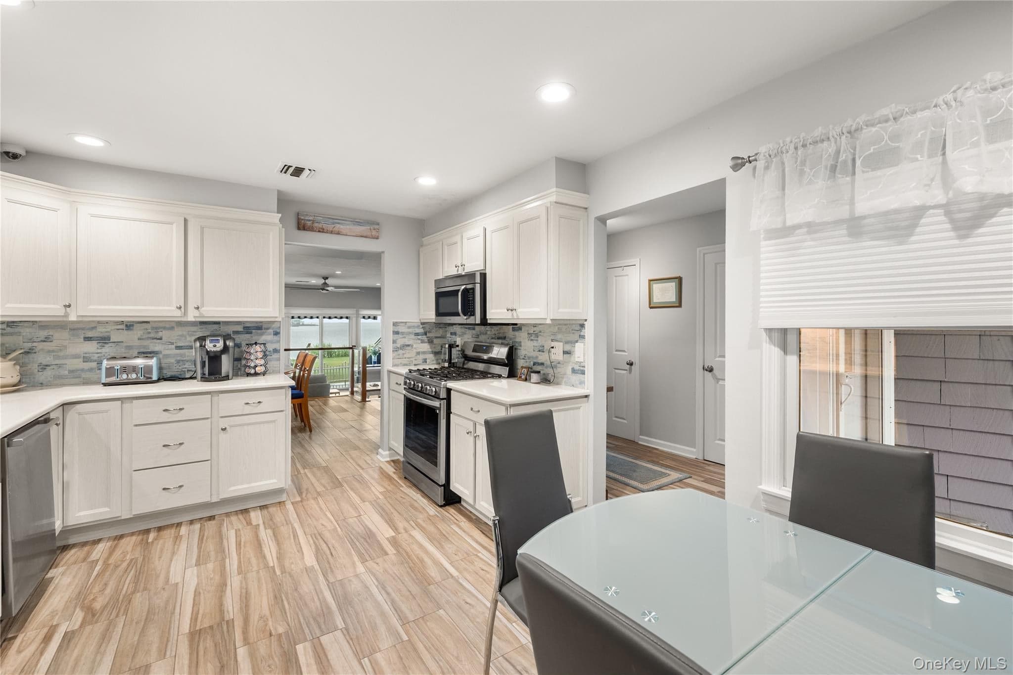 8 Victoria Drive Unit: 8 thumbnail 13