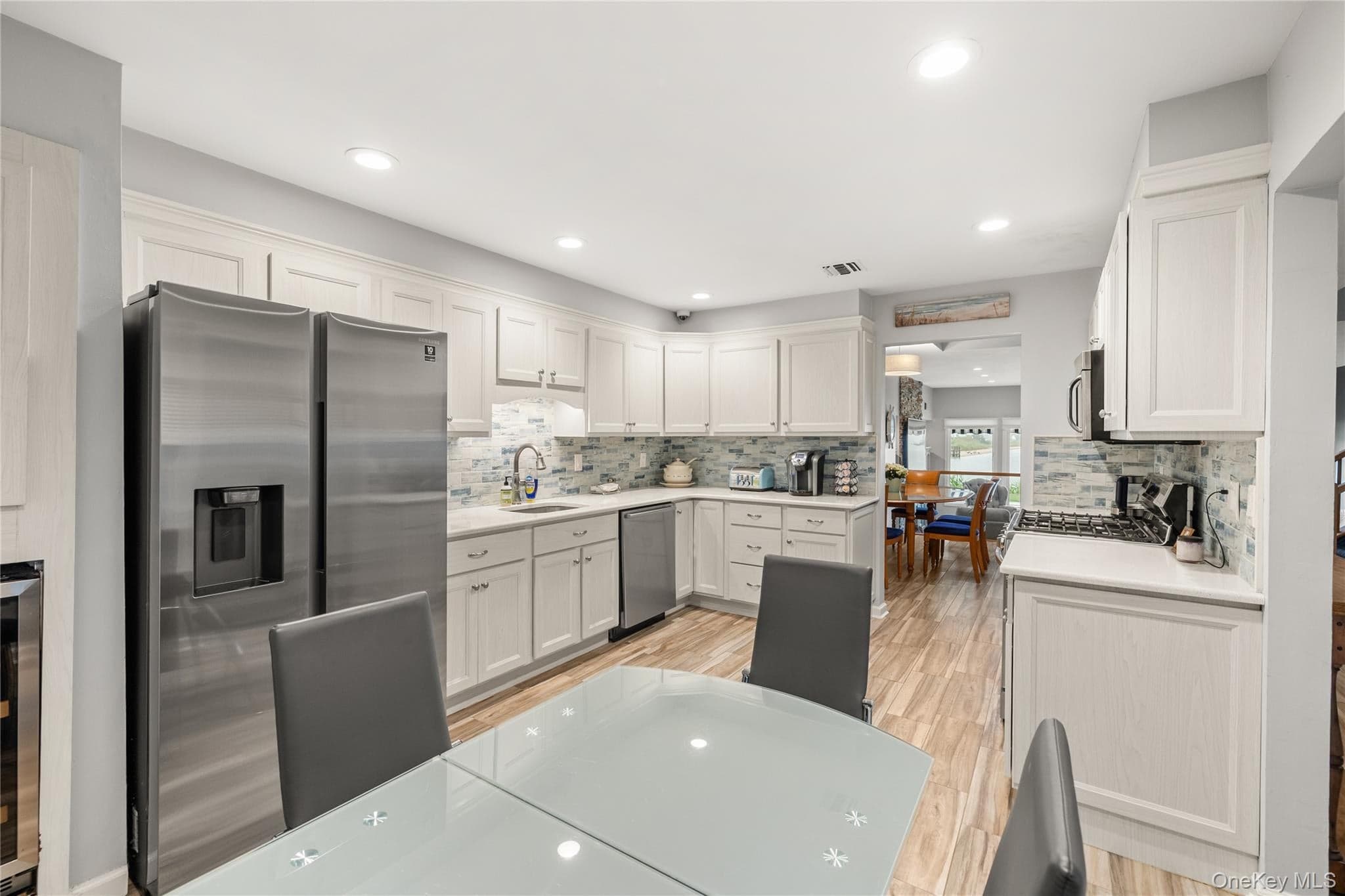 8 Victoria Drive Unit: 8 thumbnail 11