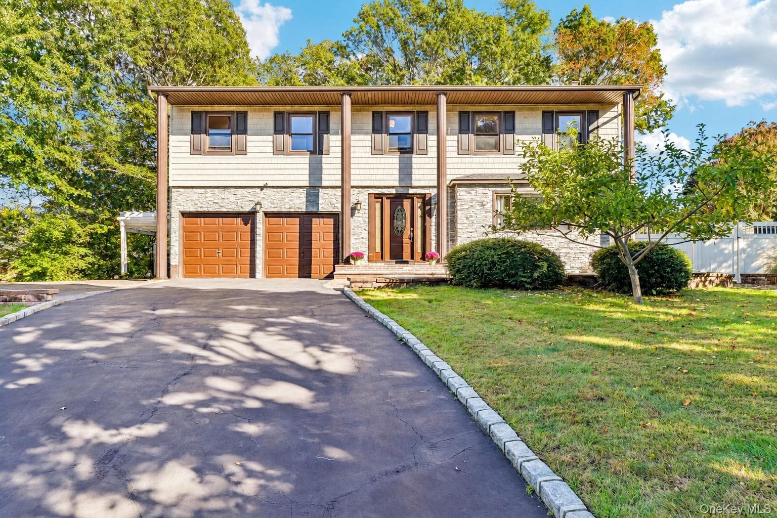 81 Twin Oaks Drive photo 1