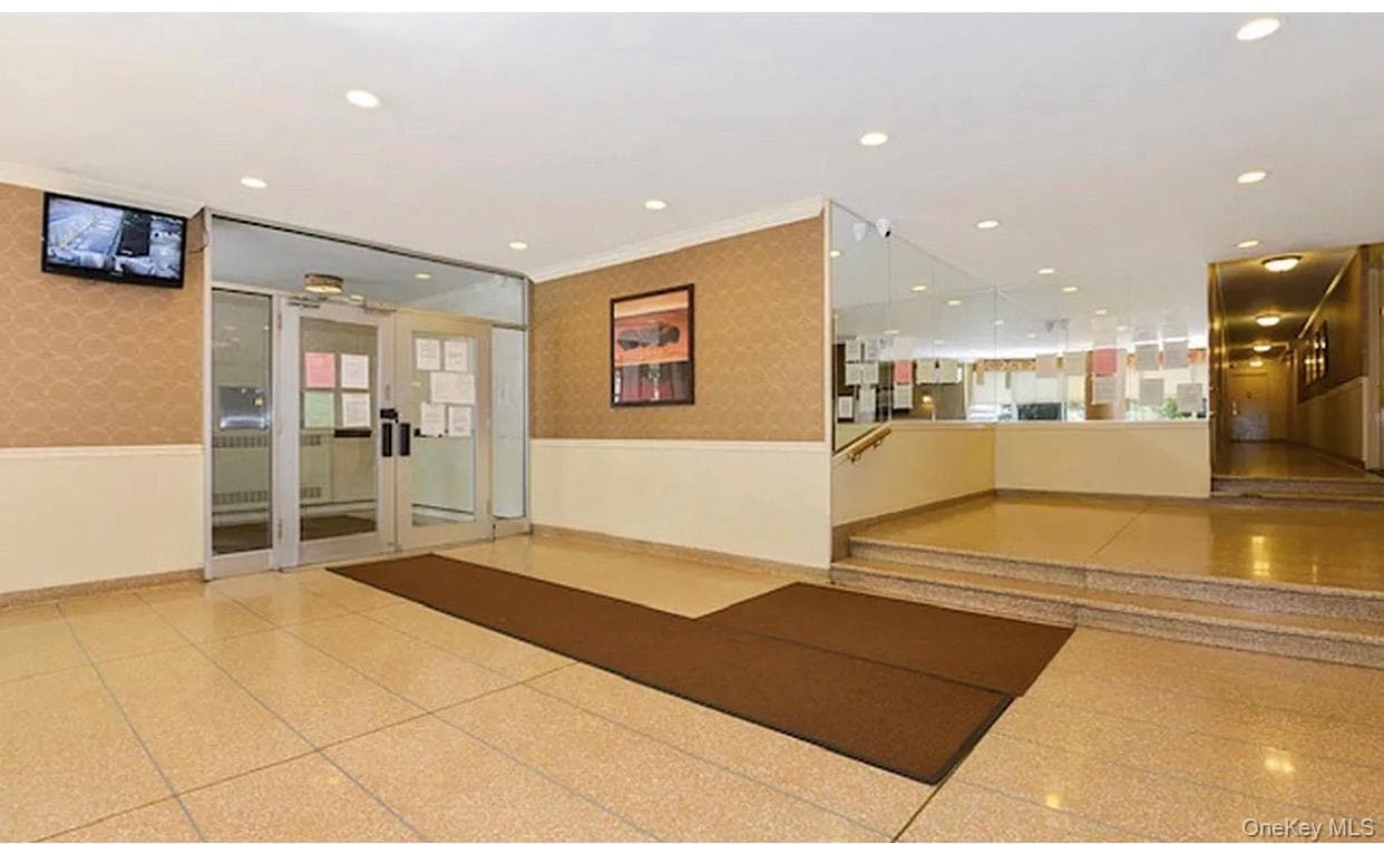 8111 45th Avenue Unit: 5C thumbnail 5