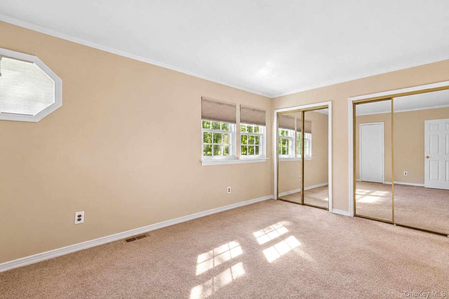 24 Huntington Commons thumbnail 13