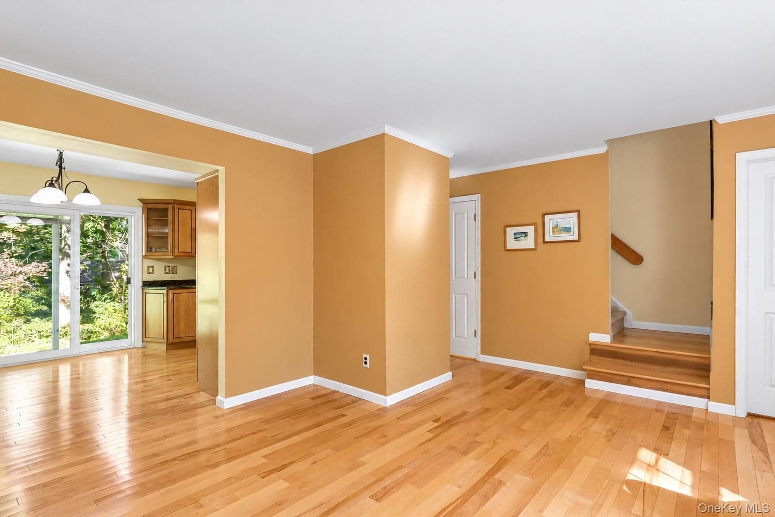 24 Huntington Commons thumbnail 5