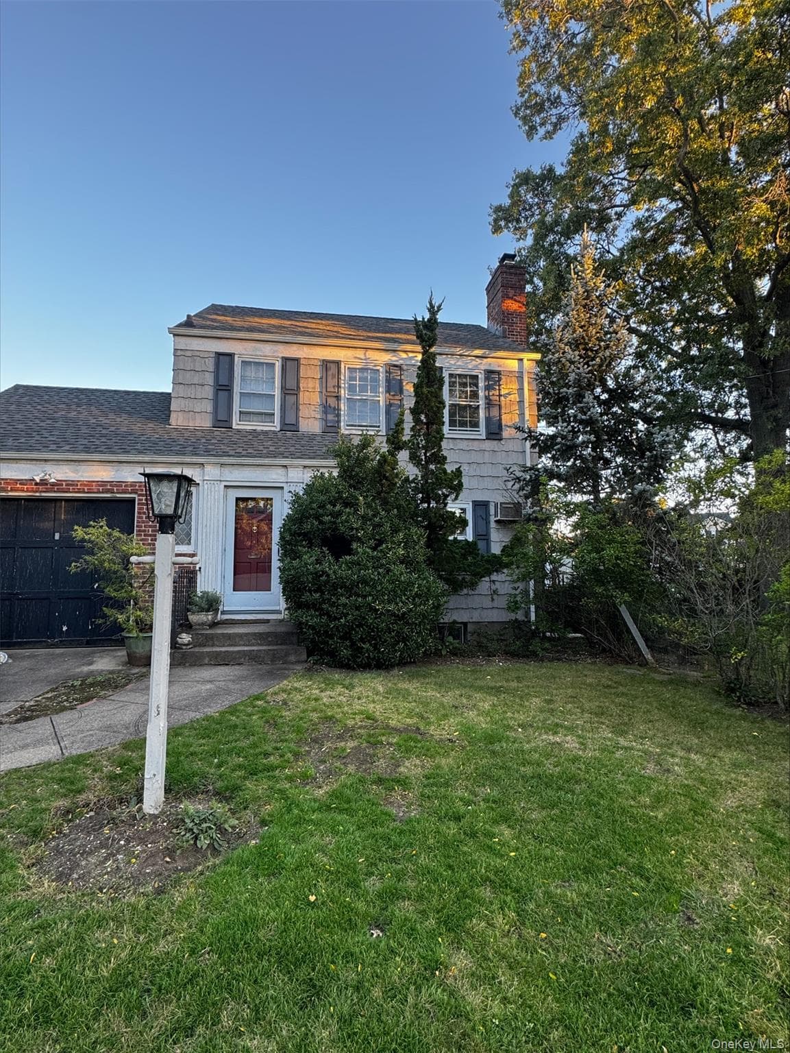 1569 Hewlett Avenue, Hewlett