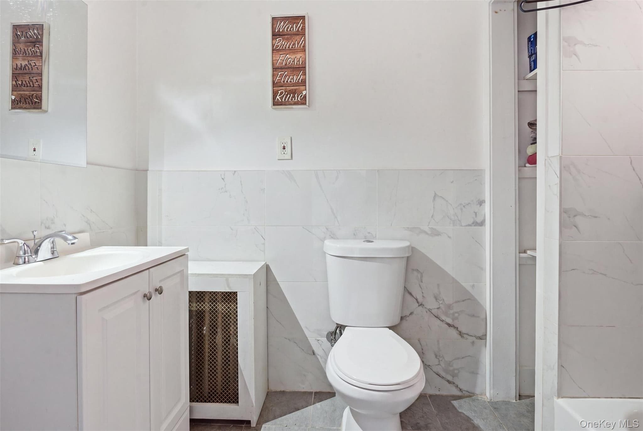 1038 E 224th Street thumbnail 13