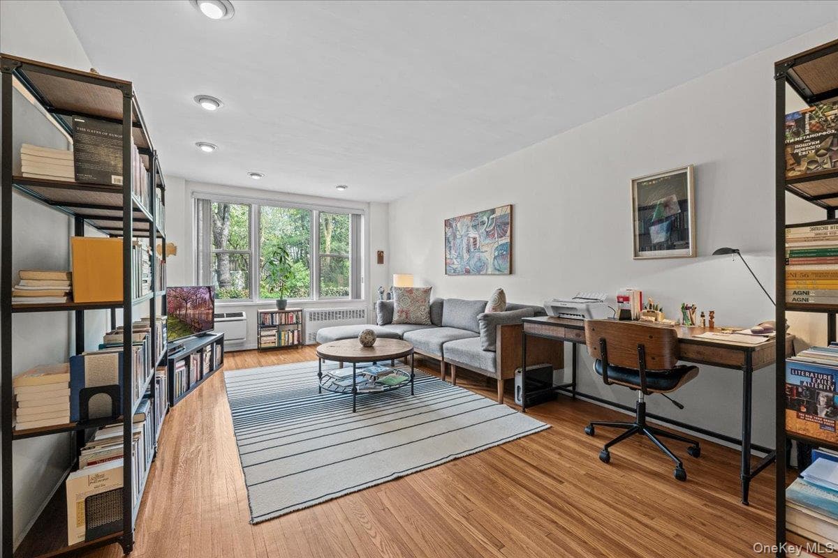 601 Kappock Street Unit: 2F, Bronx