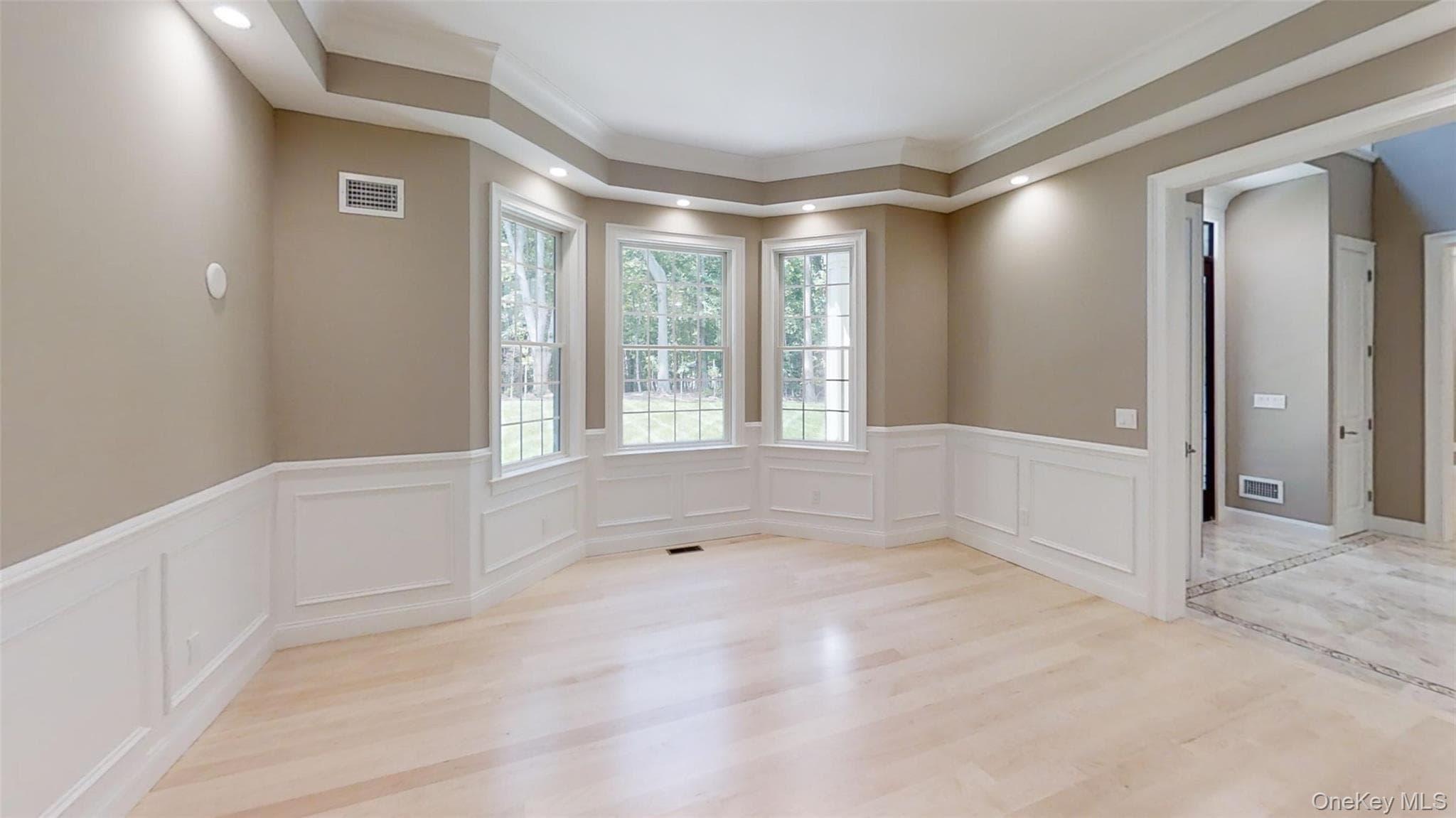 550 Moriches Road thumbnail 9