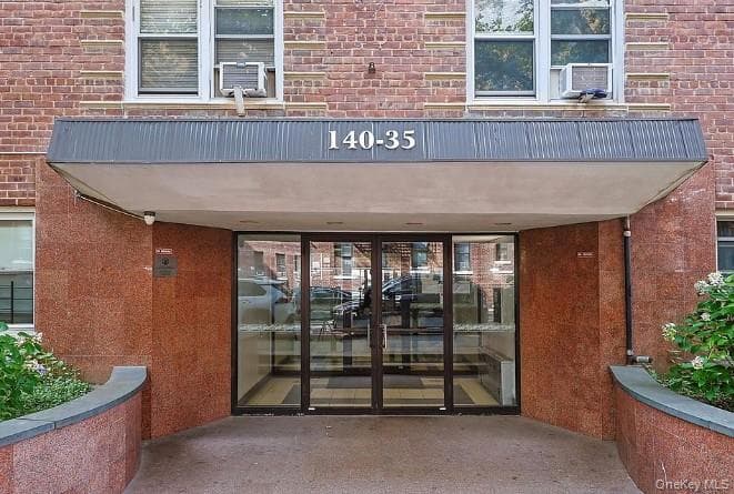 140 35 Beech Ave Ave Unit: 4H photo 1