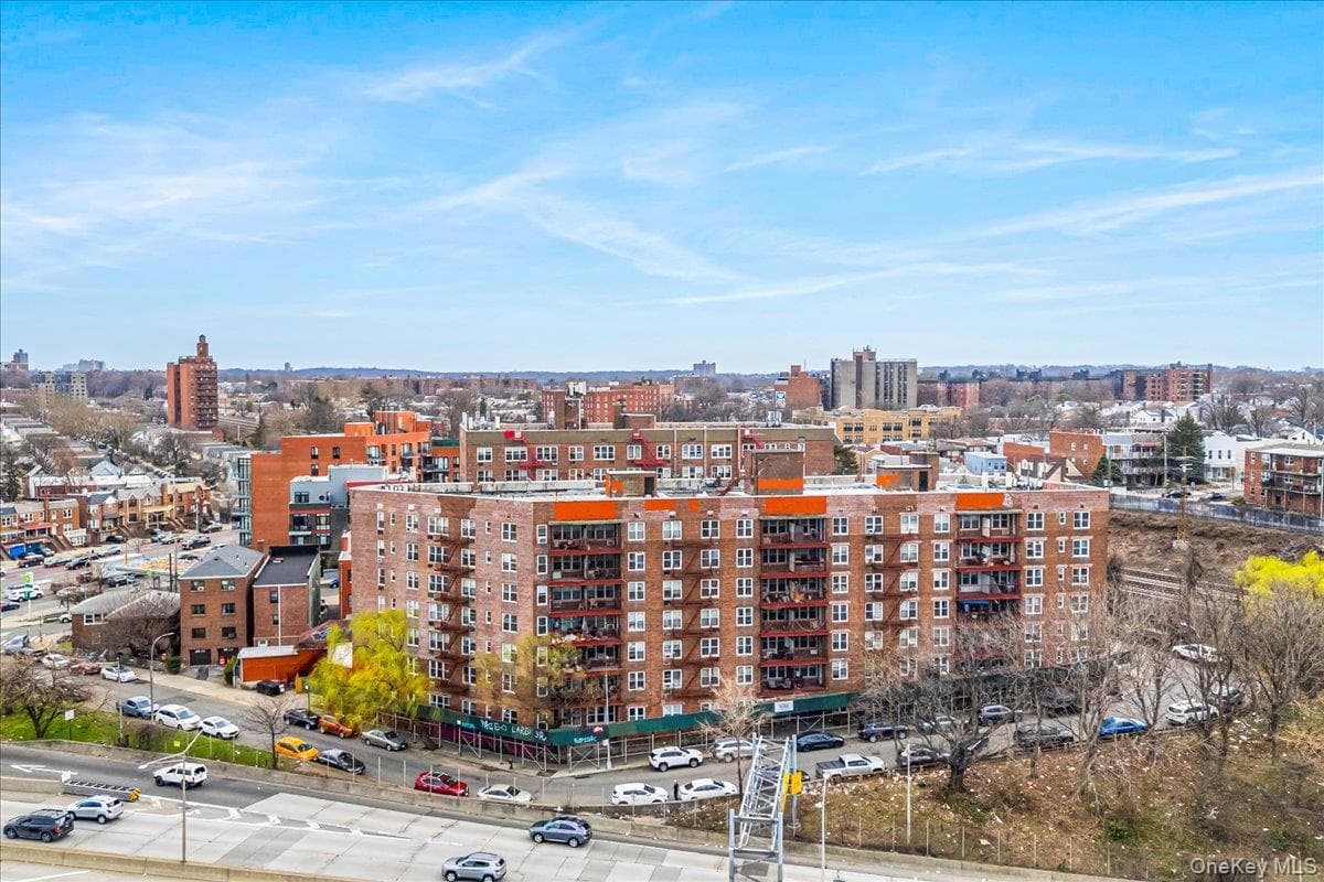 8616 60th Avenue Unit: 5P, Elmhurst